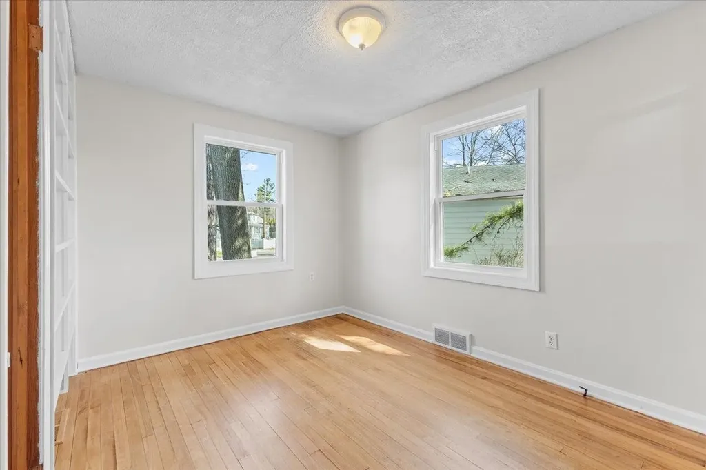 15 Abnaki Avenue Essex Junction VT 05452