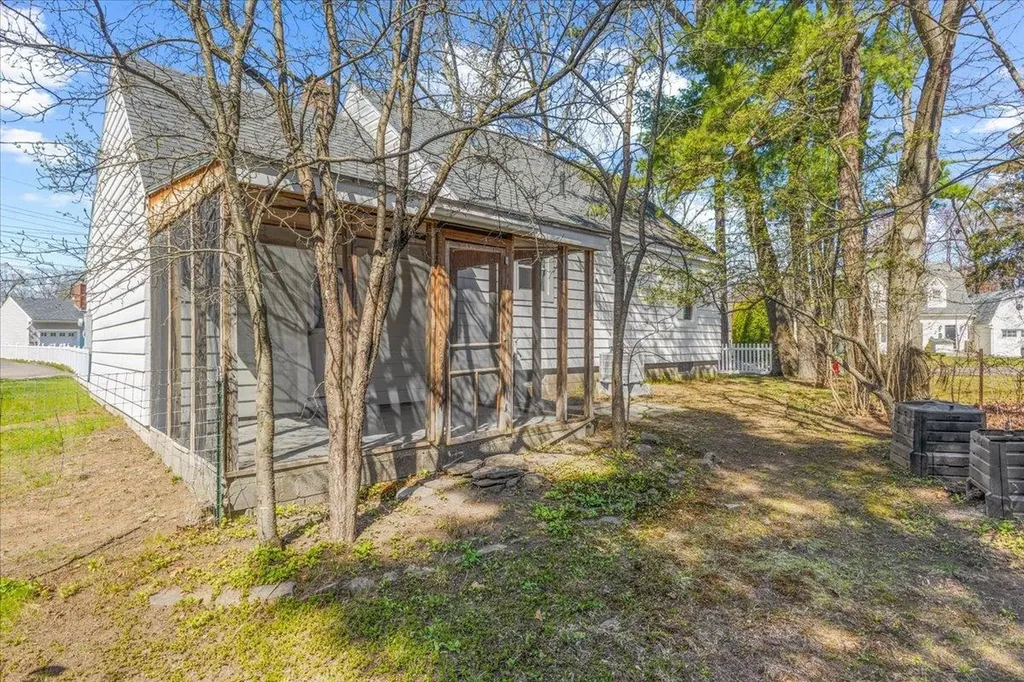 15 Abnaki Avenue Essex Junction VT 05452