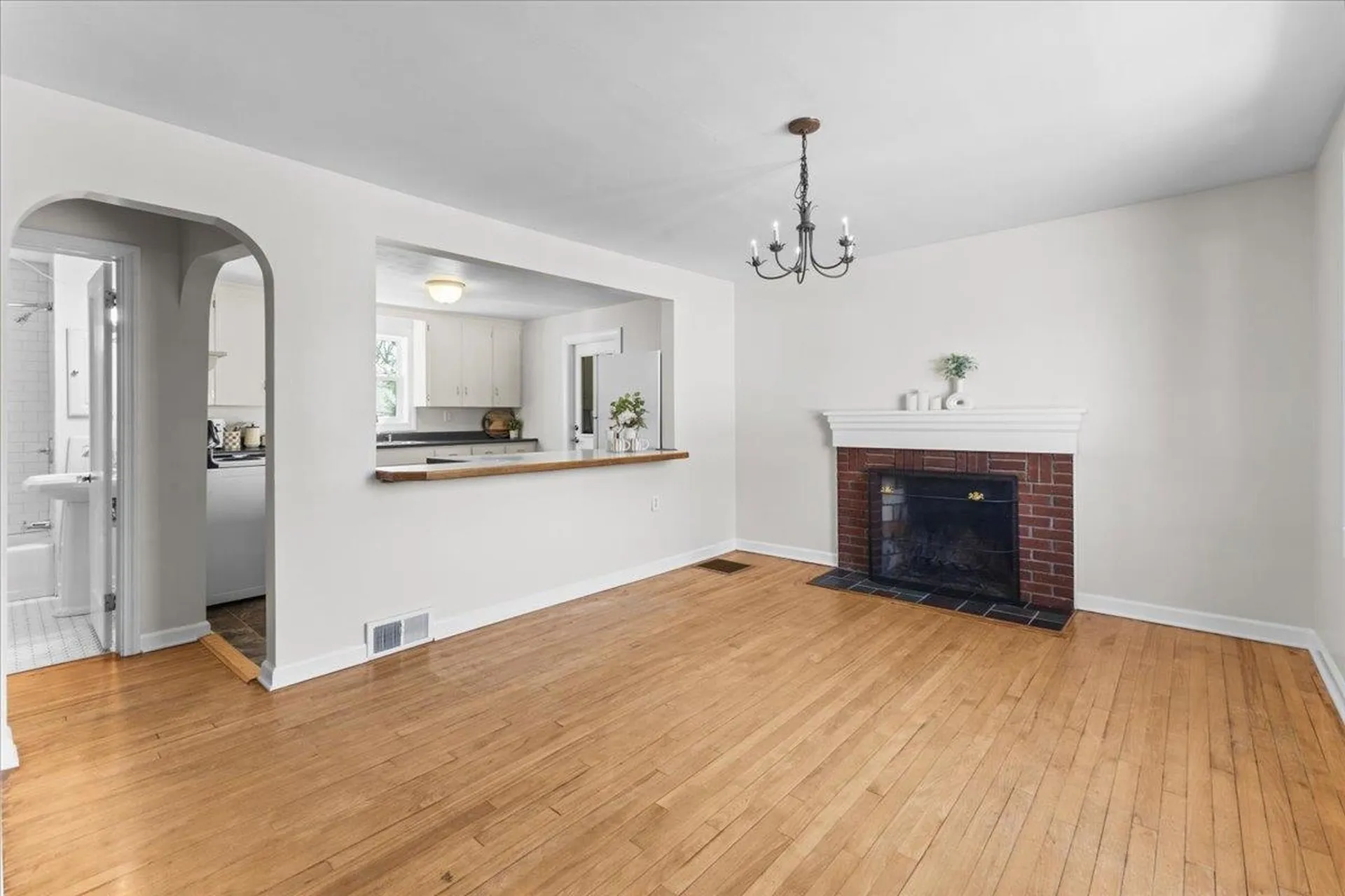 15 Abnaki Avenue Essex Junction VT 05452