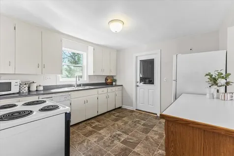 15 Abnaki Avenue Essex Junction VT 05452