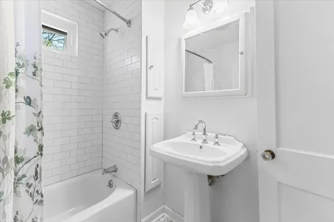 15 Abnaki Avenue Essex Junction VT 05452