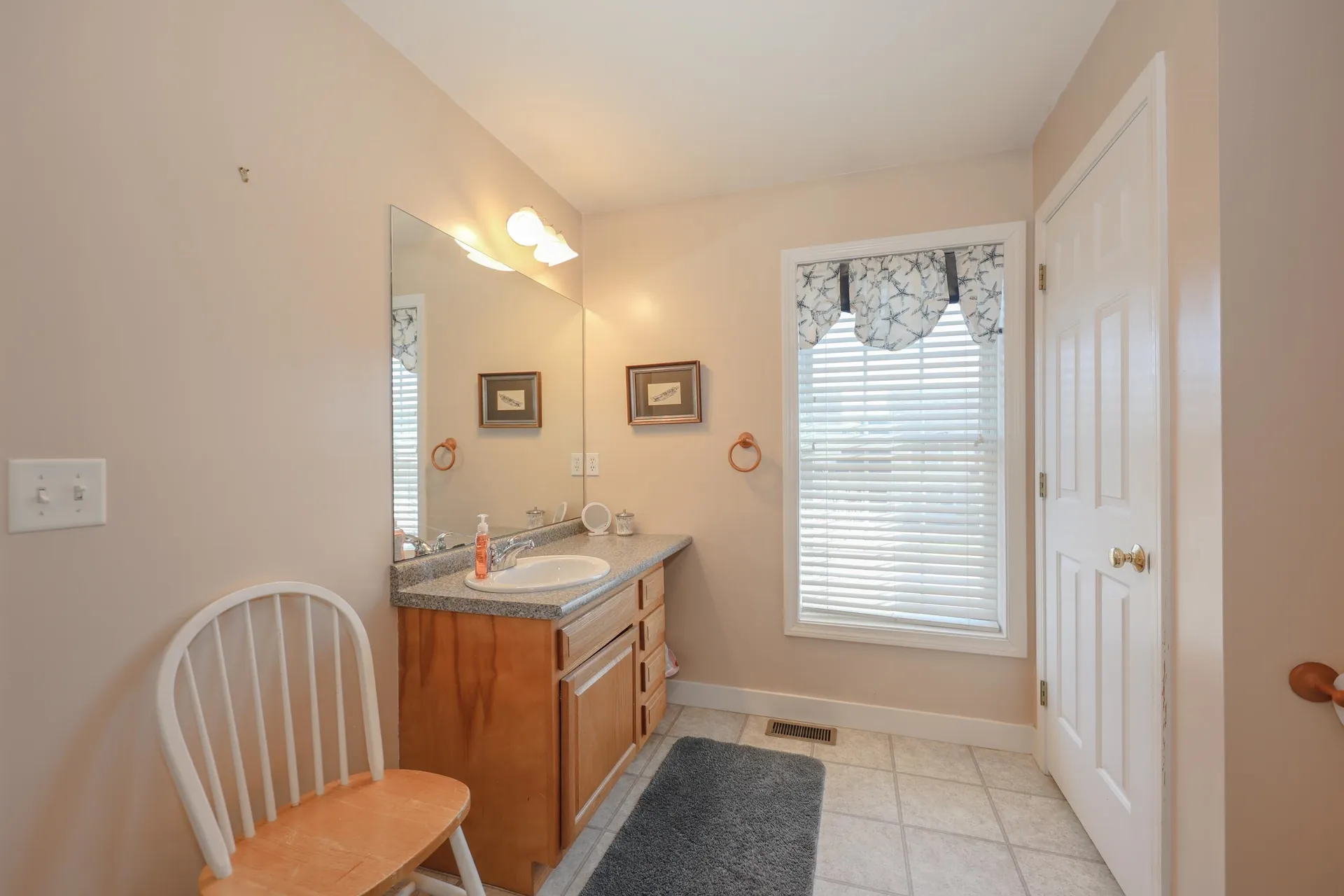 23 Abbey Road Brentwood NH 03833