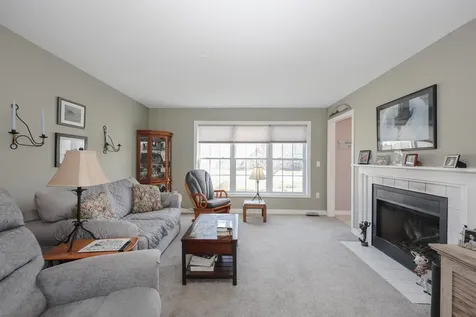 23 Abbey Road Brentwood NH 03833