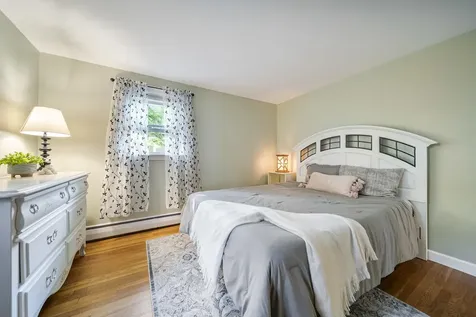 27 Courtland Street Nashua NH 03064