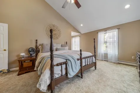 27 Courtland Street Nashua NH 03064
