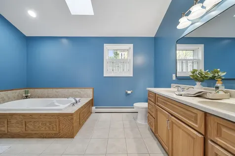 27 Courtland Street Nashua NH 03064