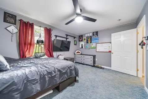 27 Courtland Street Nashua NH 03064