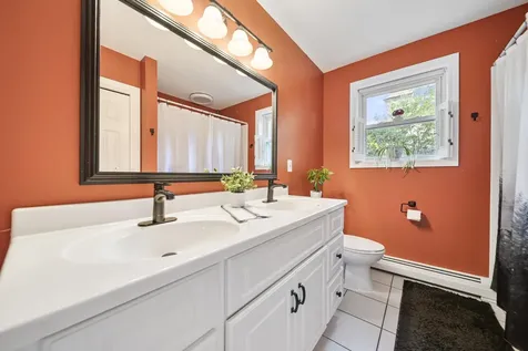 27 Courtland Street Nashua NH 03064
