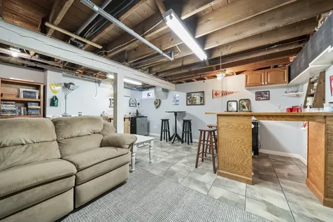27 Courtland Street Nashua NH 03064