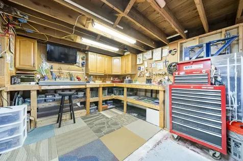 27 Courtland Street Nashua NH 03064