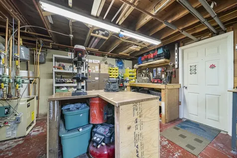 27 Courtland Street Nashua NH 03064