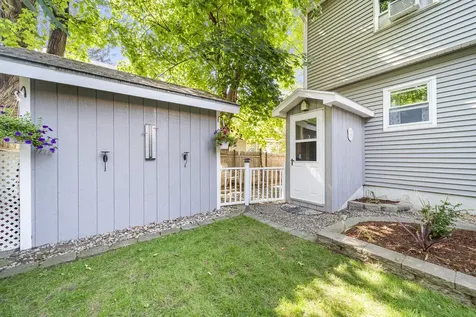 27 Courtland Street Nashua NH 03064