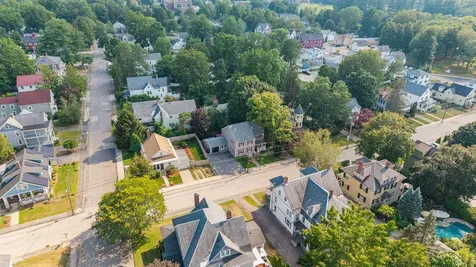 27 Courtland Street Nashua NH 03064