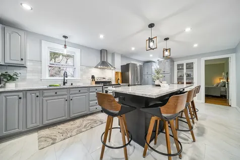 27 Courtland Street Nashua NH 03064