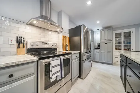27 Courtland Street Nashua NH 03064