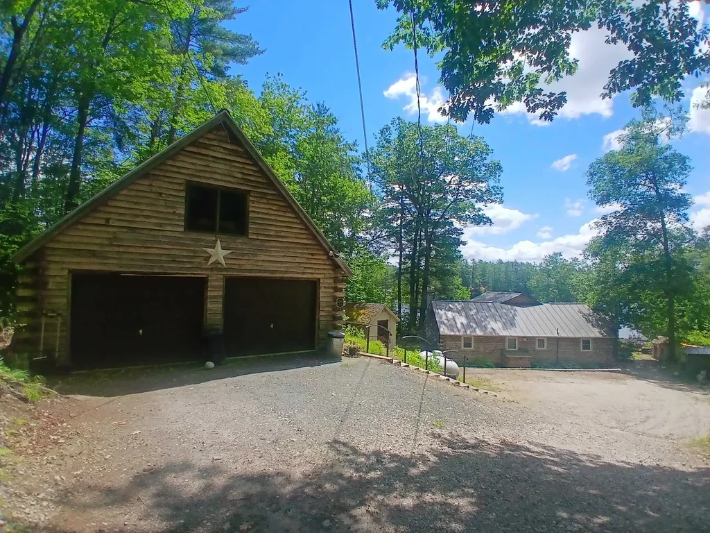 12 Beard Lane Grafton NH 03420