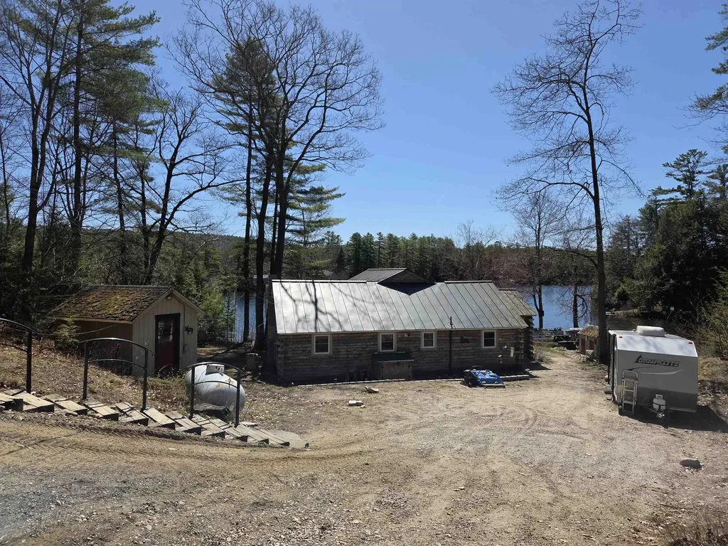 12 Beard Lane Grafton NH 03420
