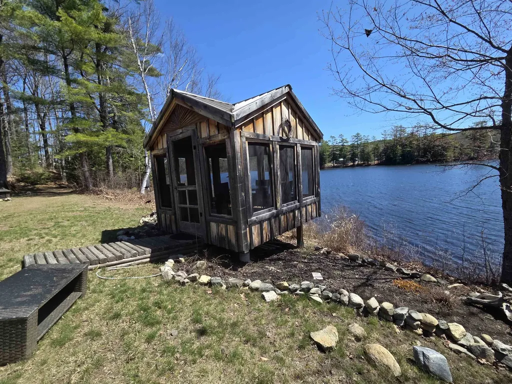 12 Beard Lane Grafton NH 03420