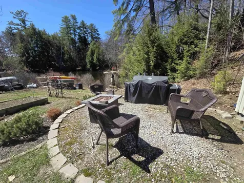 12 Beard Lane Grafton NH 03420