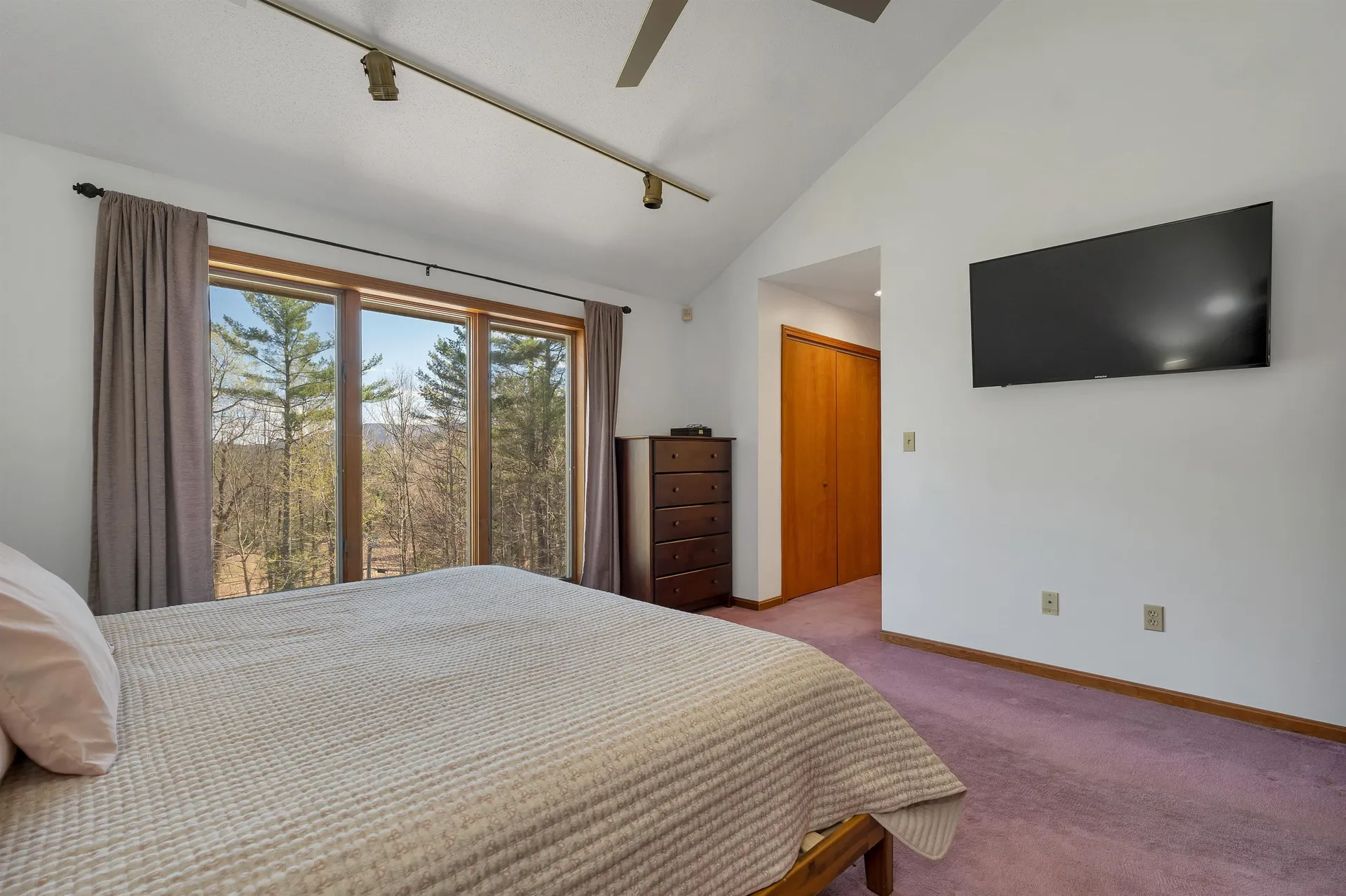 68 Stagecoach Road Sunapee NH 03782