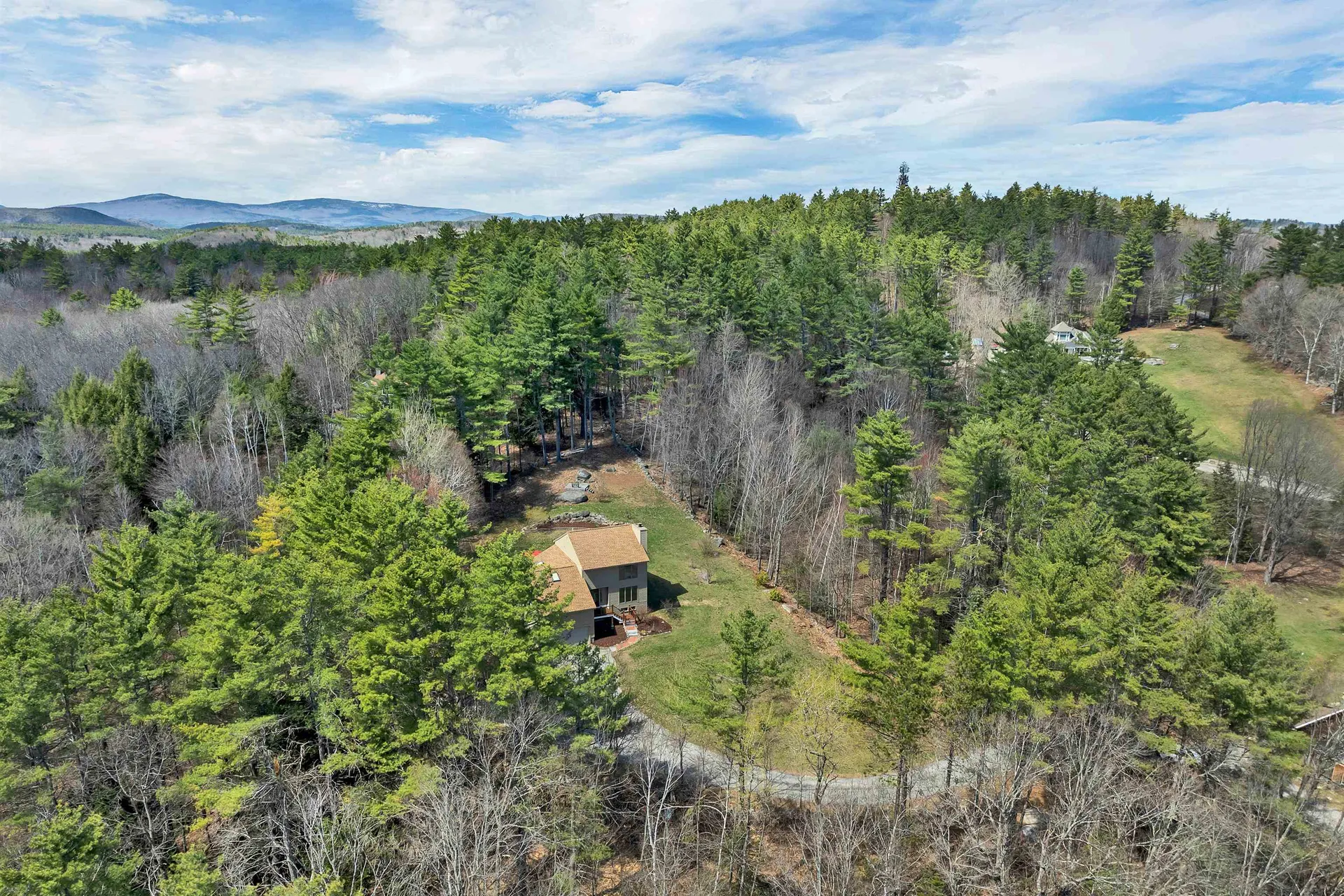 68 Stagecoach Road Sunapee NH 03782