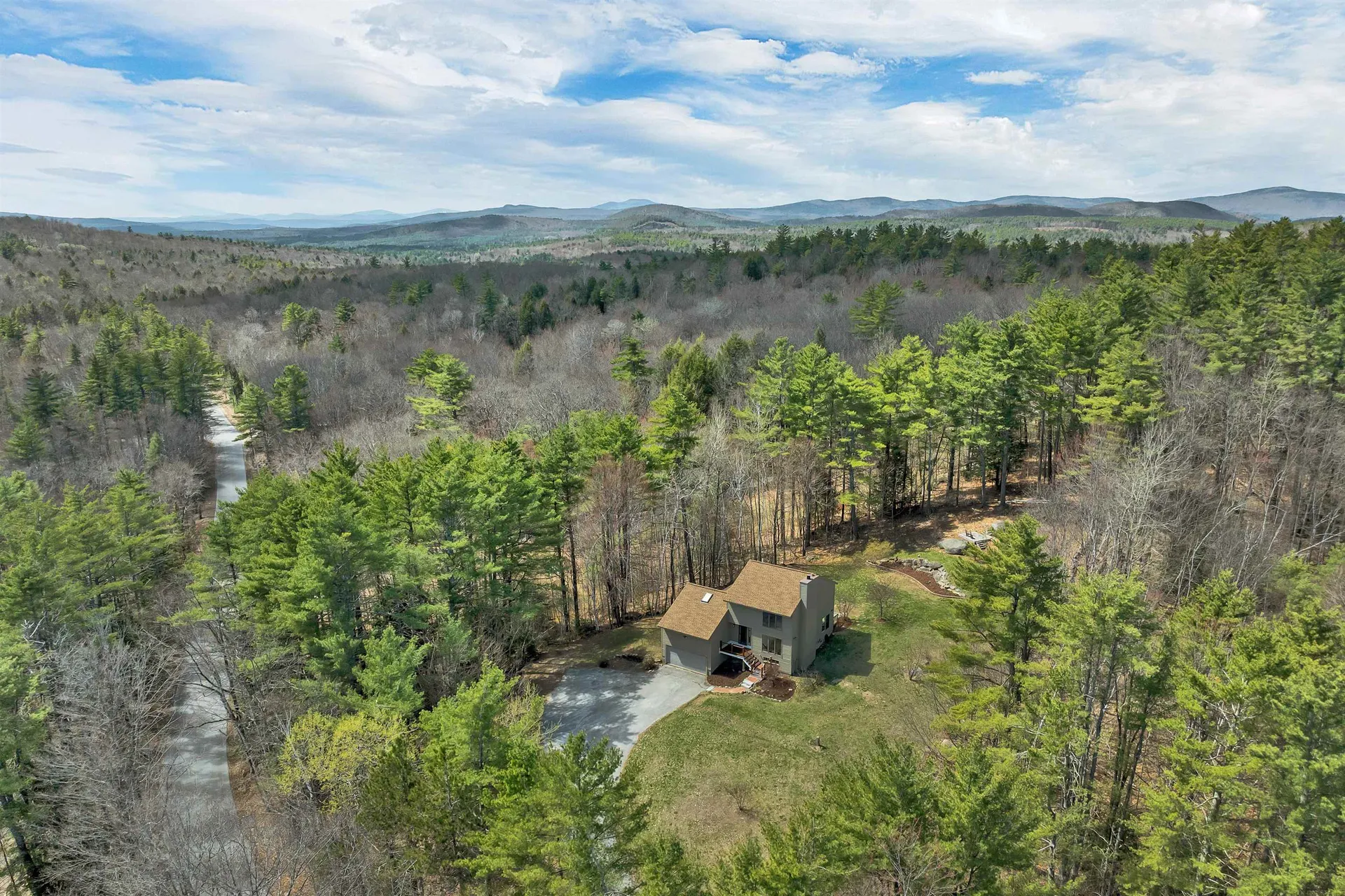 68 Stagecoach Road Sunapee NH 03782