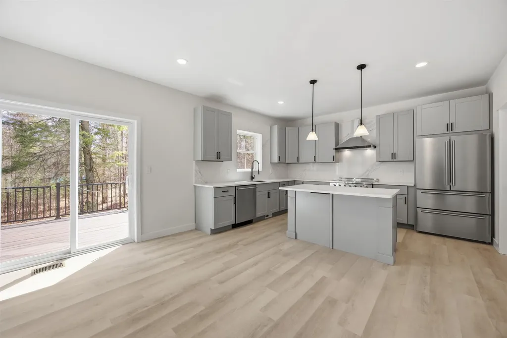 376 Turner Way Laconia NH 03246