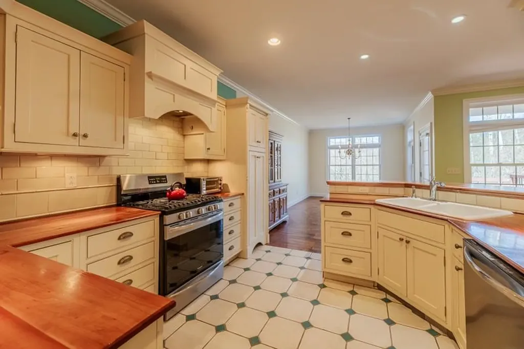 14 A Marisa Lane Dorset VT 05251