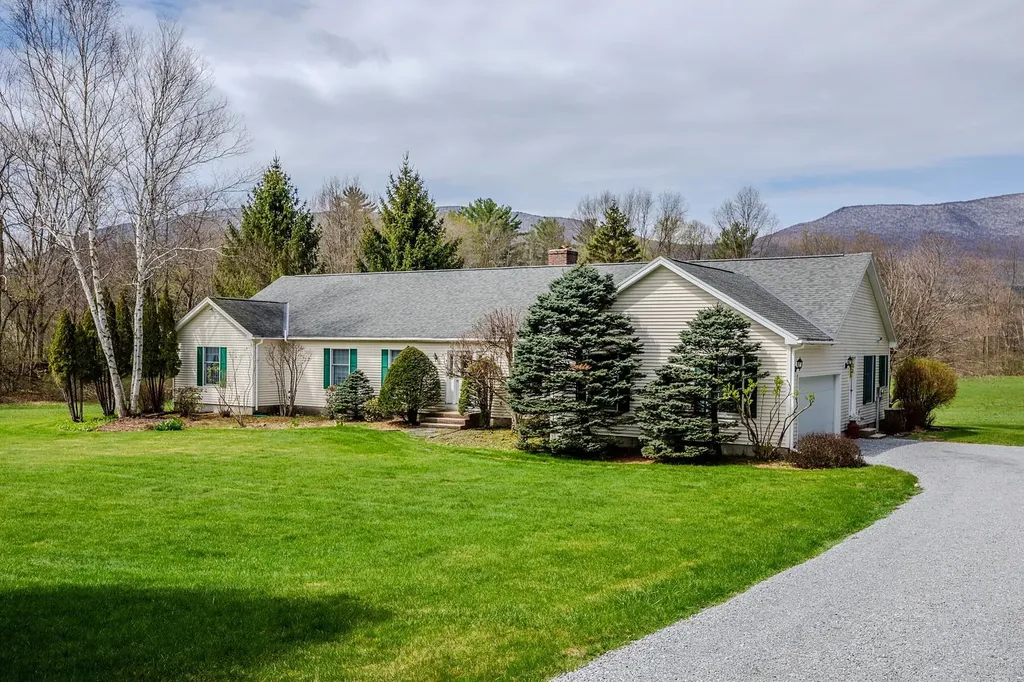 12 Beattie Lane Manchester VT 05255