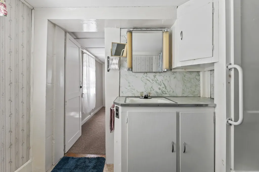 393 Wadleigh Falls Road Newmarket NH 03857