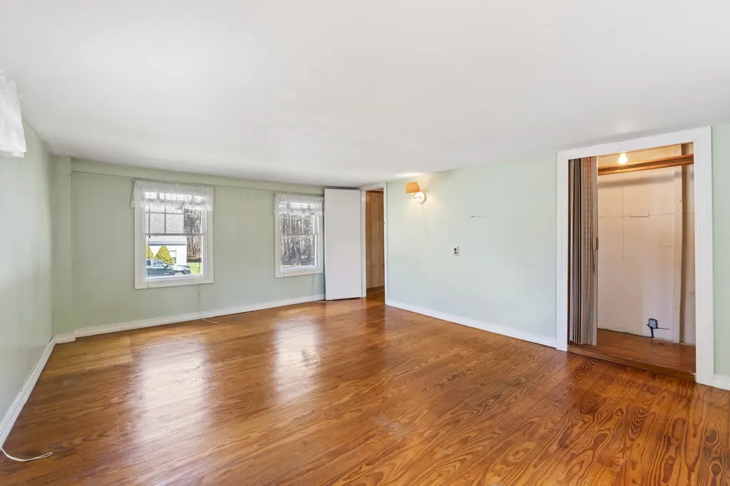 393 Wadleigh Falls Road Newmarket NH 03857
