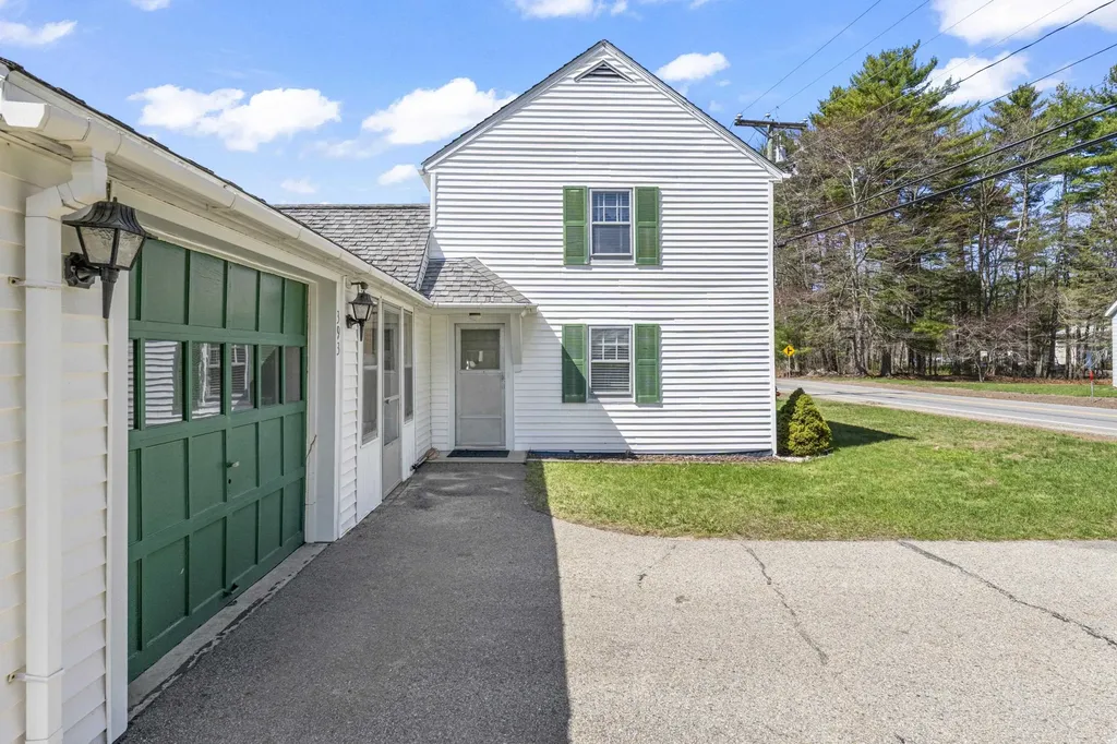 393 Wadleigh Falls Road Newmarket NH 03857