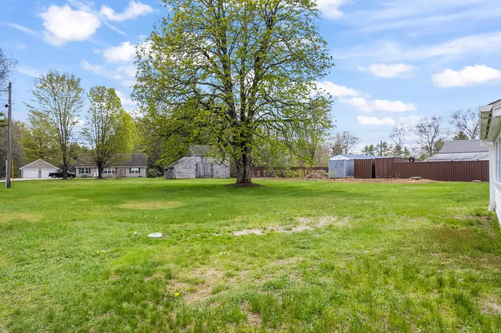 393 Wadleigh Falls Road Newmarket NH 03857