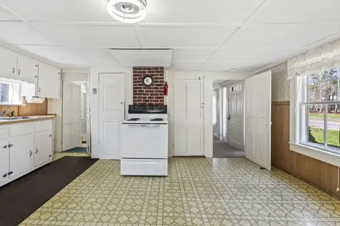 393 Wadleigh Falls Road Newmarket NH 03857