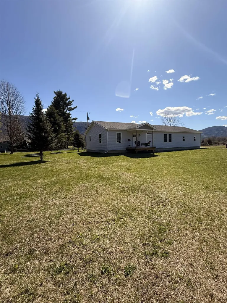 47 Little Brook Lane Bristol VT 05443