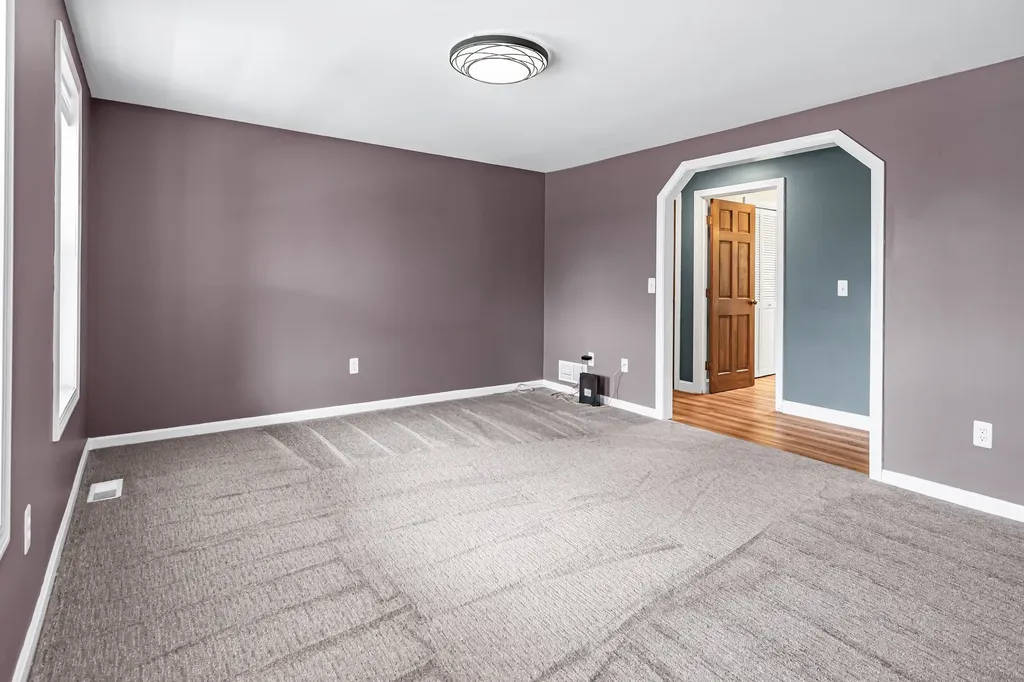 149 Barretts Hill Road Hudson NH 03051