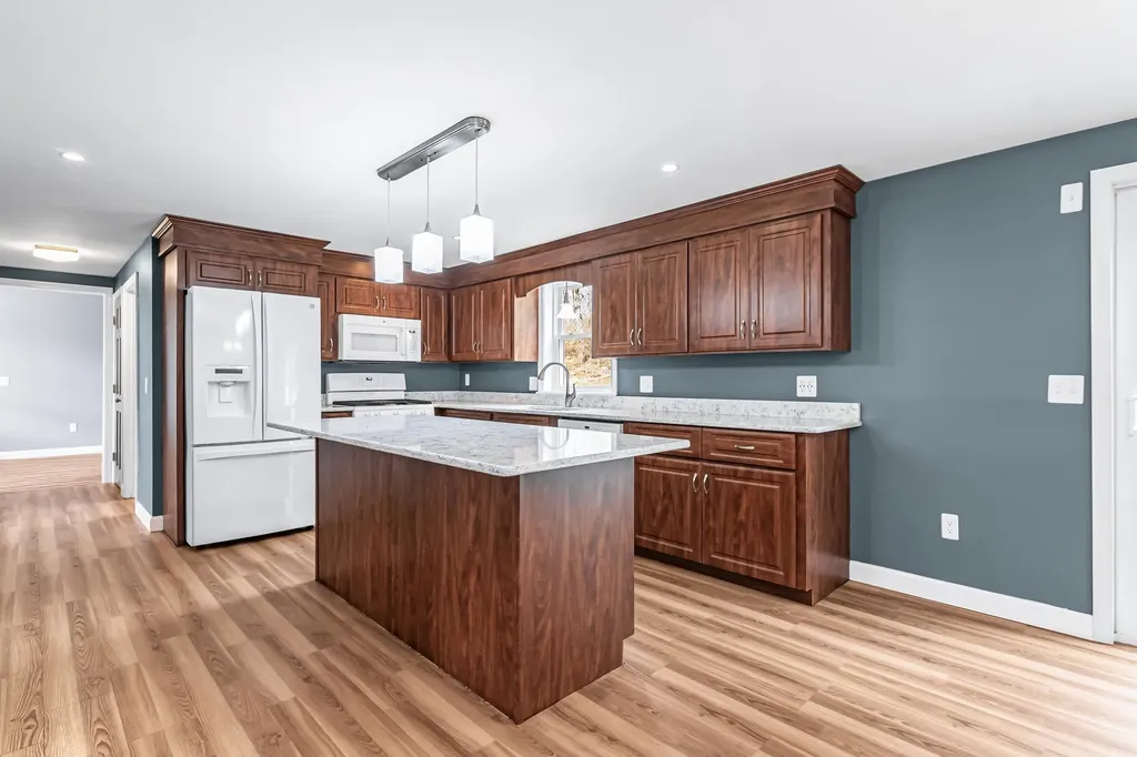149 Barretts Hill Road Hudson NH 03051