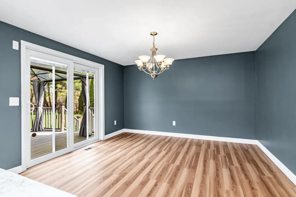 149 Barretts Hill Road Hudson NH 03051