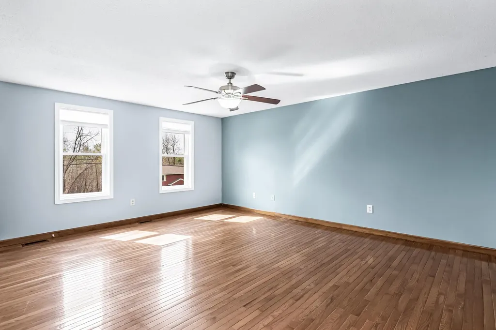 149 Barretts Hill Road Hudson NH 03051
