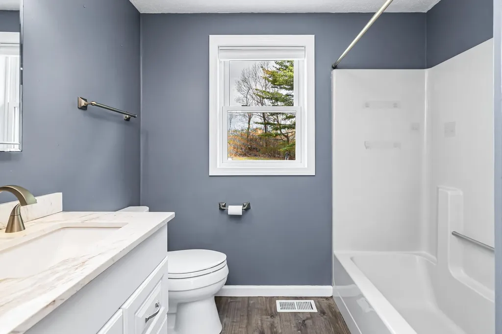 149 Barretts Hill Road Hudson NH 03051