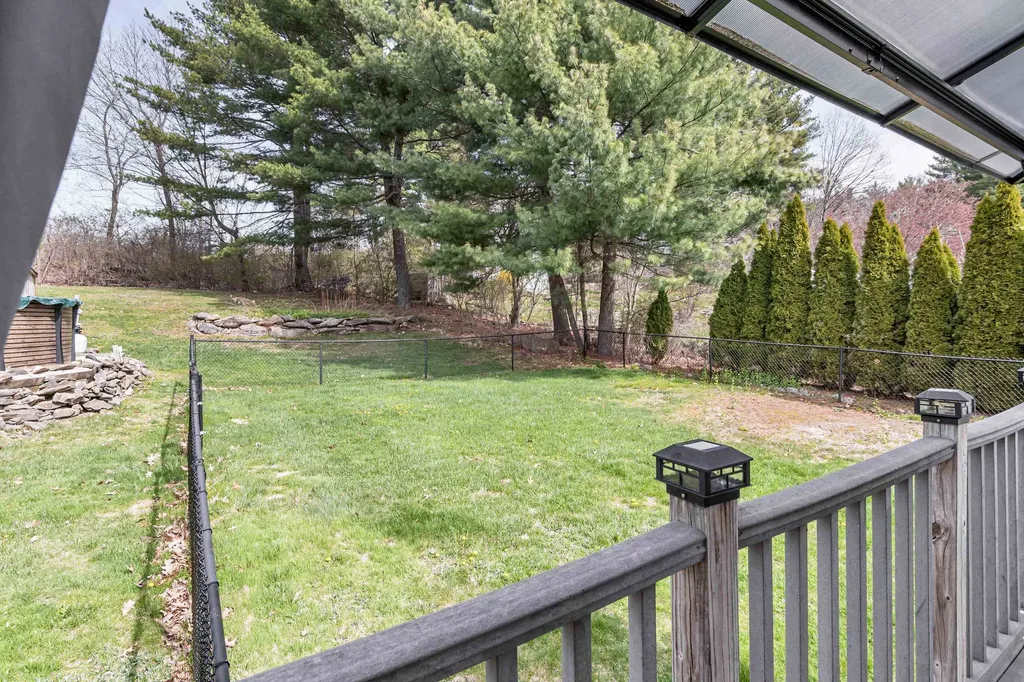 149 Barretts Hill Road Hudson NH 03051