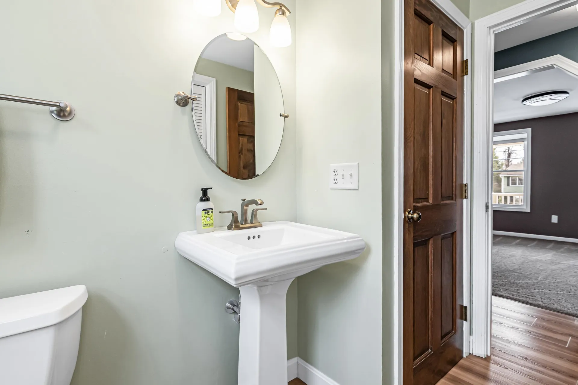 149 Barretts Hill Road Hudson NH 03051