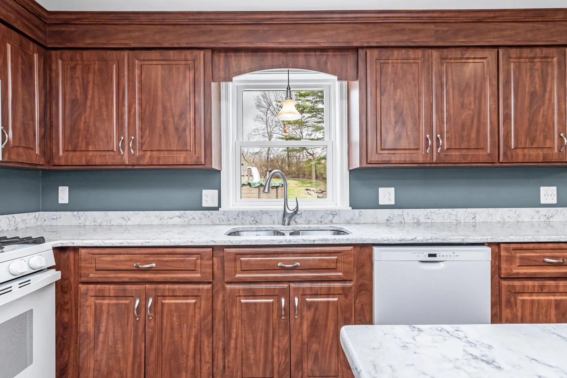 149 Barretts Hill Road Hudson NH 03051