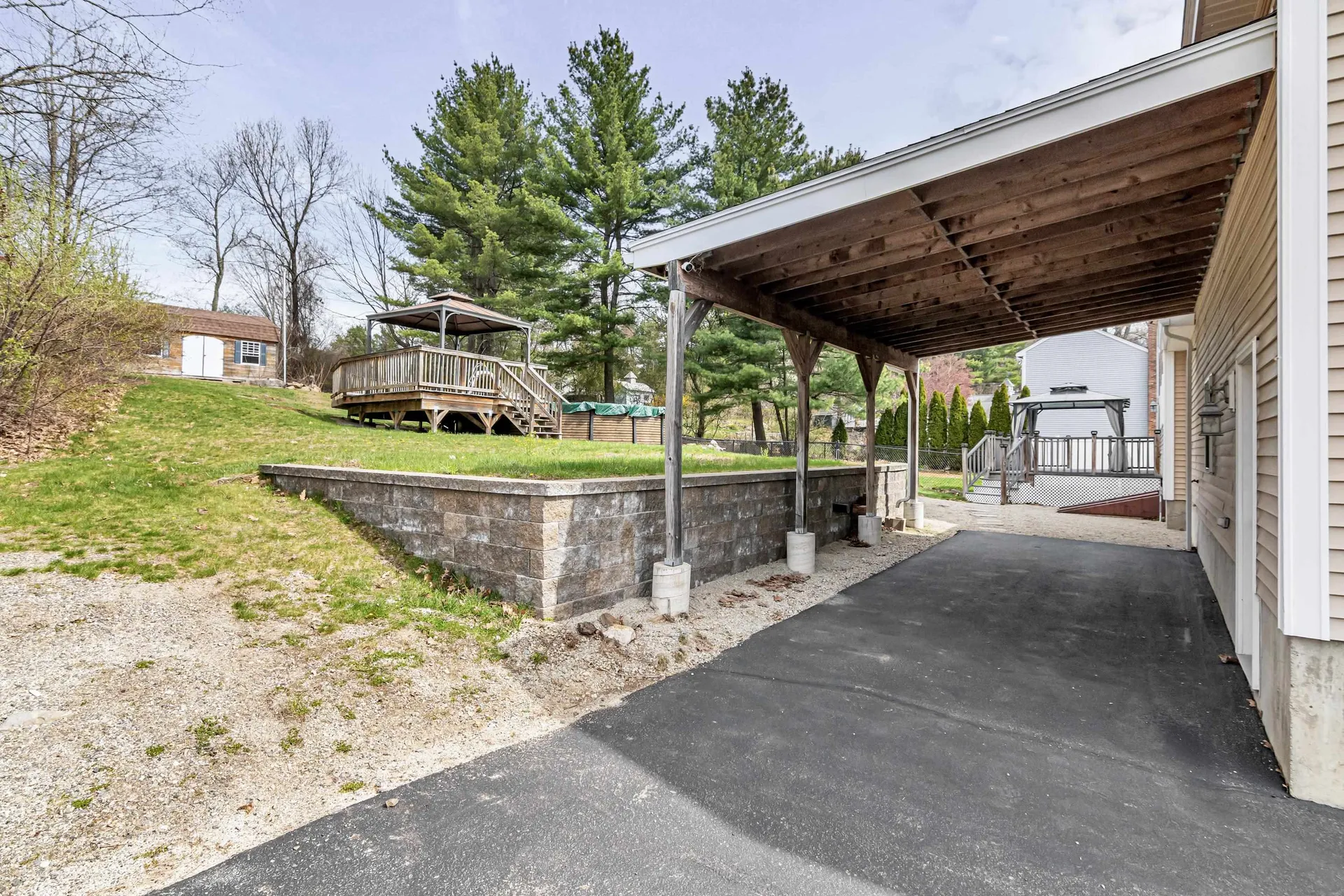 149 Barretts Hill Road Hudson NH 03051