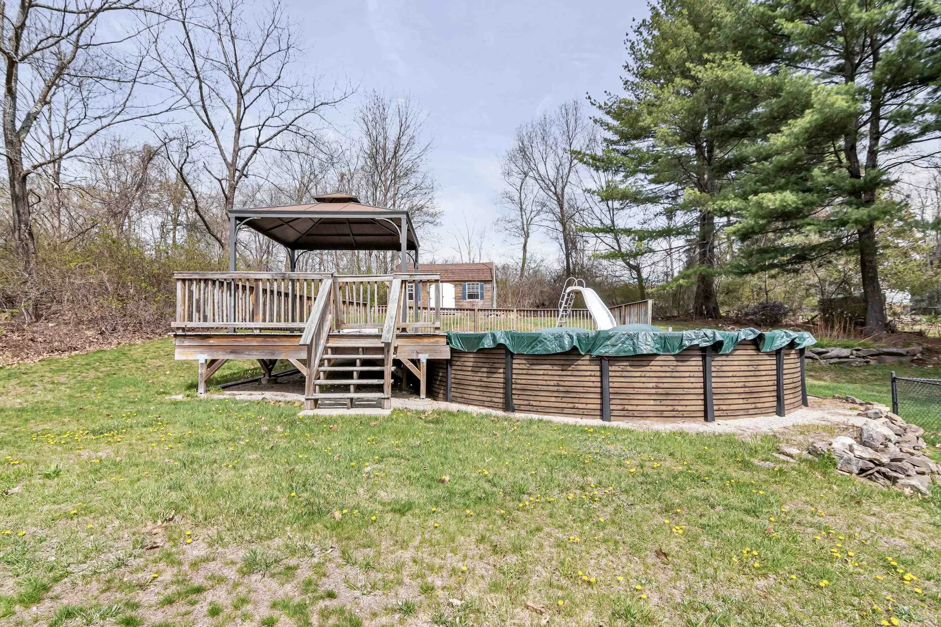 149 Barretts Hill Road Hudson NH 03051