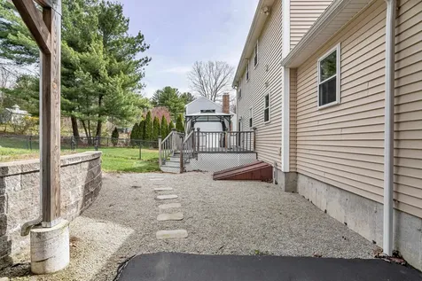 149 Barretts Hill Road Hudson NH 03051