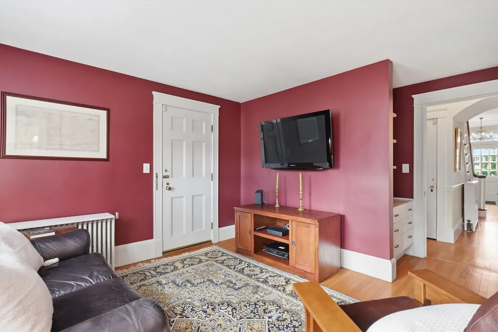 37 Chester Street Nashua NH 03064