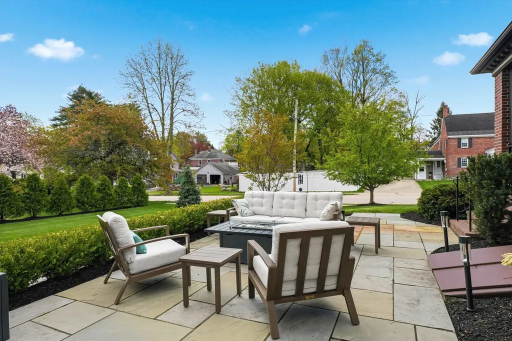 37 Chester Street Nashua NH 03064