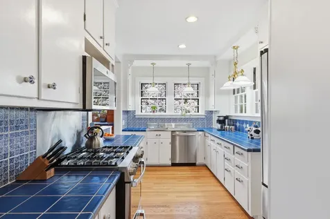 37 Chester Street Nashua NH 03064