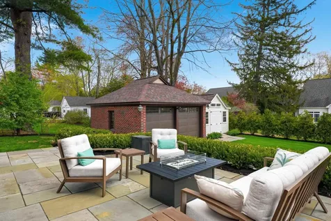 37 Chester Street Nashua NH 03064